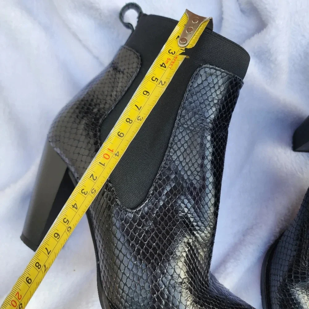 Zara Faux Snakeskin Chelsea Ankle Boots Black Pointed Toe Heeled 38 7.5 - Picture 9 of 12